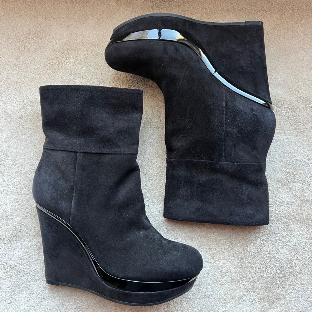 Via Spiga Black Suede Platform Wedge Ankle Boots Women 6M Edgy Contemporary Chic